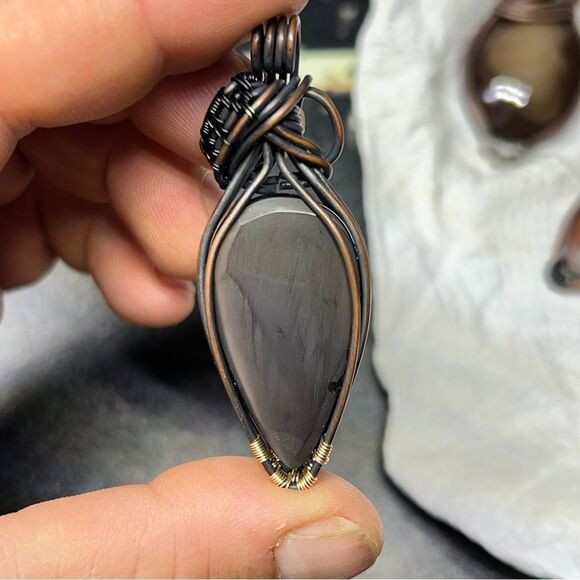 Elegant Teardrop wire wrapped Pendant Necklace Glass butte rainbow obsidian. - Picture 2 of 2